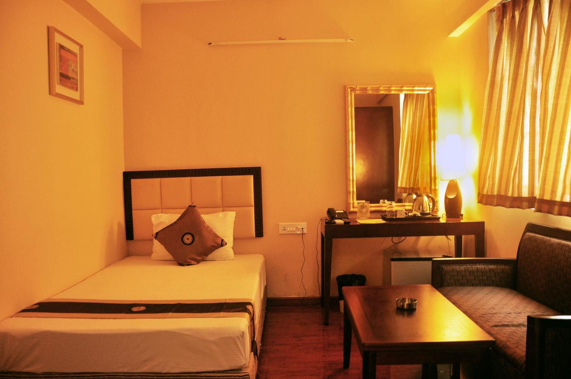 Astoria Hotel Calcutta Extérieur photo