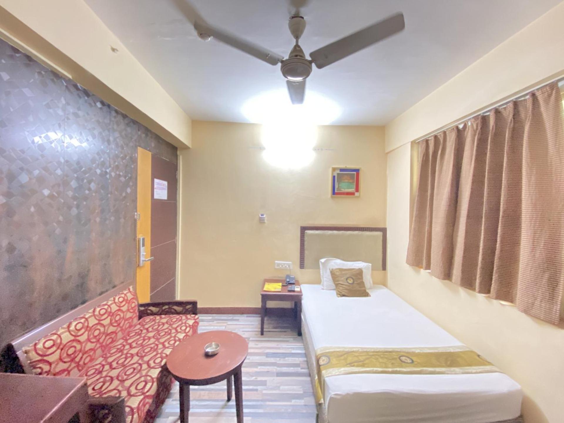 Astoria Hotel Calcutta Extérieur photo