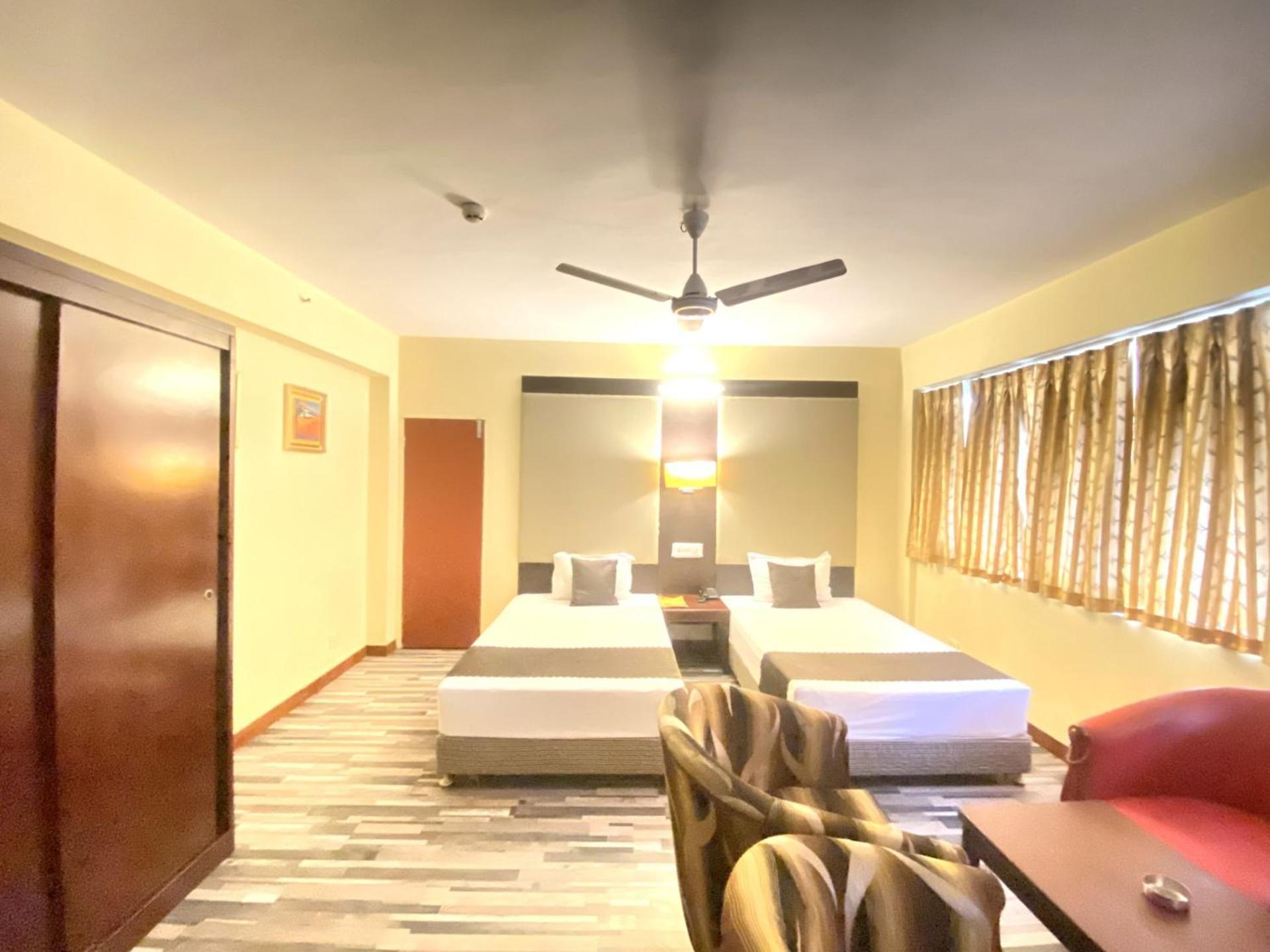 Astoria Hotel Calcutta Extérieur photo