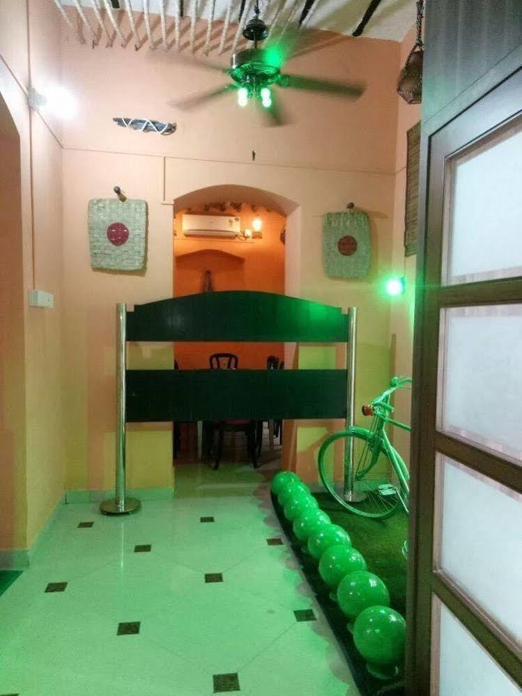 Astoria Hotel Calcutta Extérieur photo