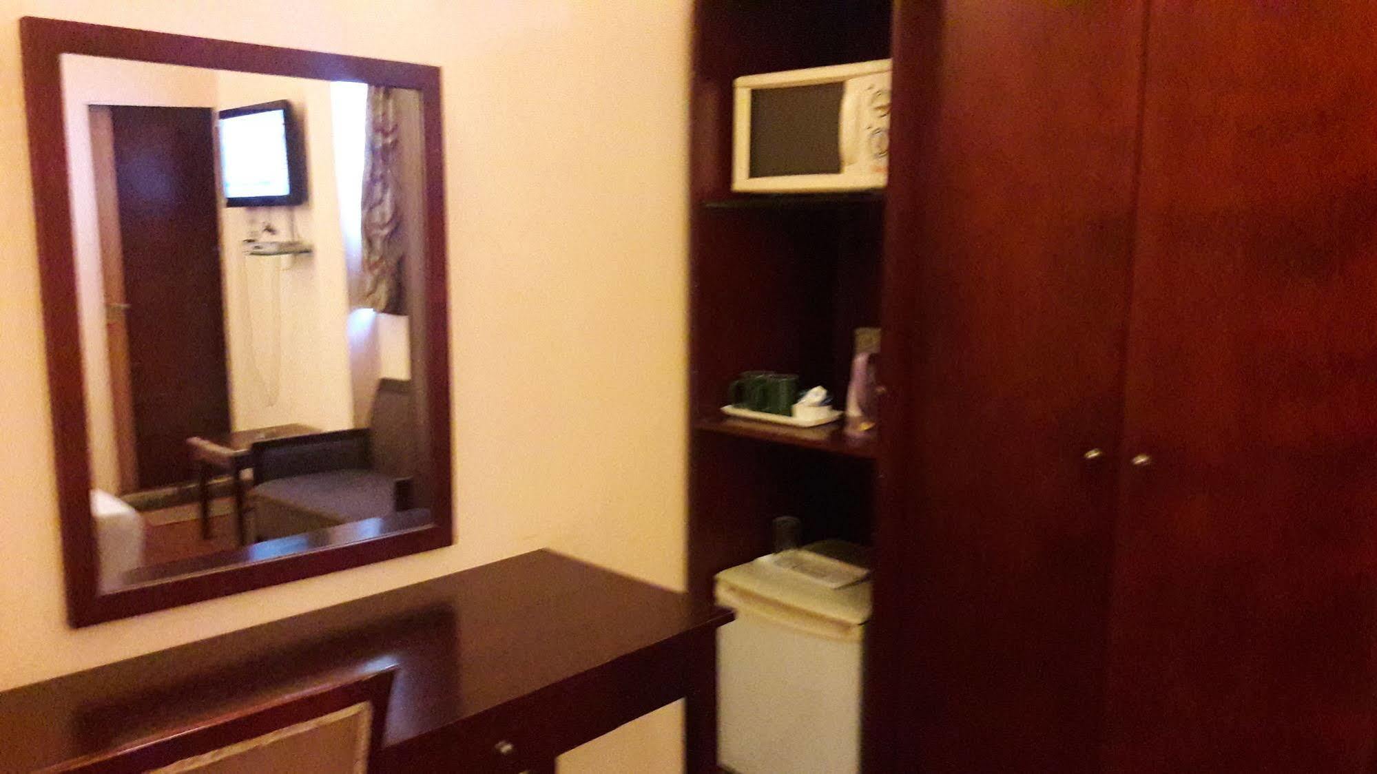 Astoria Hotel Calcutta Extérieur photo