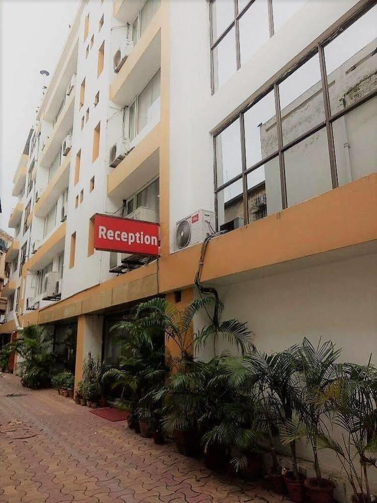 Astoria Hotel Calcutta Extérieur photo