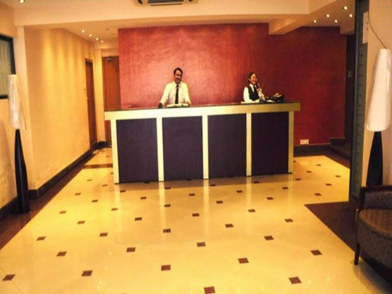 Astoria Hotel Calcutta Extérieur photo